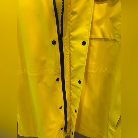 Canada Goose Nanaimo Windproof/Waterproof Jacket In Overboard Yellow - Picture 9 of 15